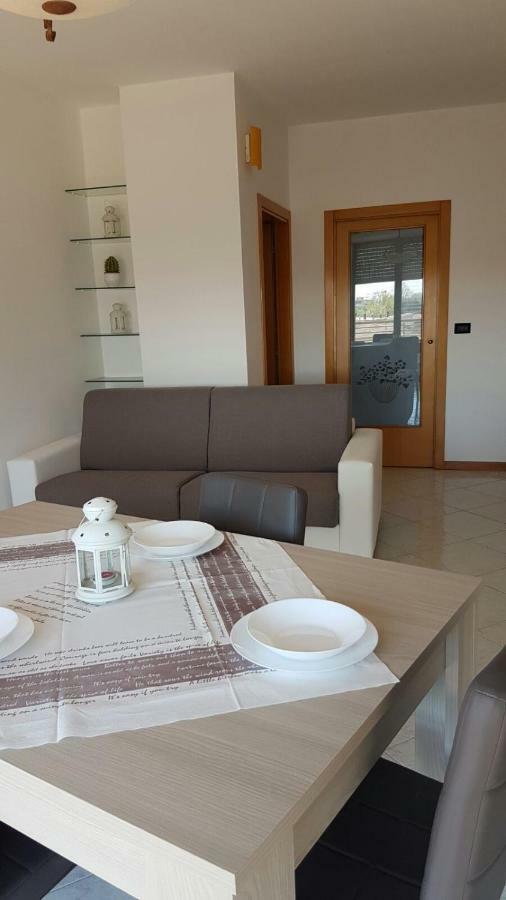 Domus Maris Viserba: Beachfront Stay Near Rimini Fairgrounds Exterior photo