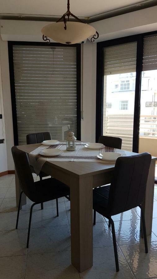 Domus Maris Viserba: Beachfront Stay Near Rimini Fairgrounds Exterior photo